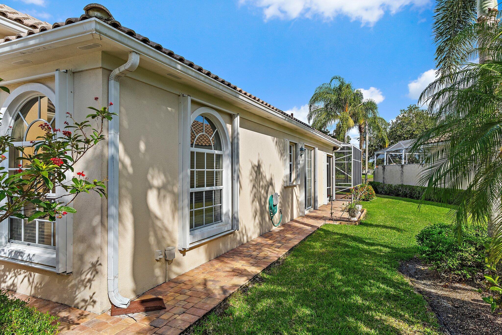 Homes for sale in Hobe Sound, FL | 8120 Se Paurotis Lane, Hobe Sound, FL 33455 | MLS# R11124079