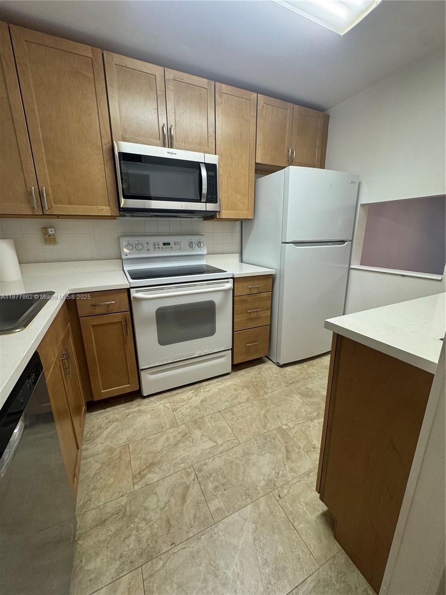 Sunrise Lakes 43 Condo