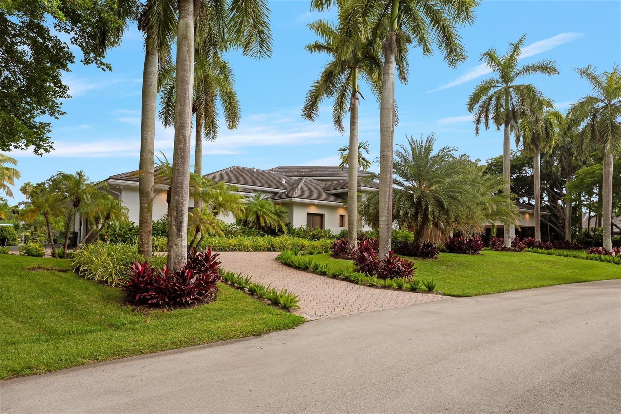 Homes for sale in Weston, FL | 3340 Paddock Rd, Weston, FL 33331 | MLS# F10526246