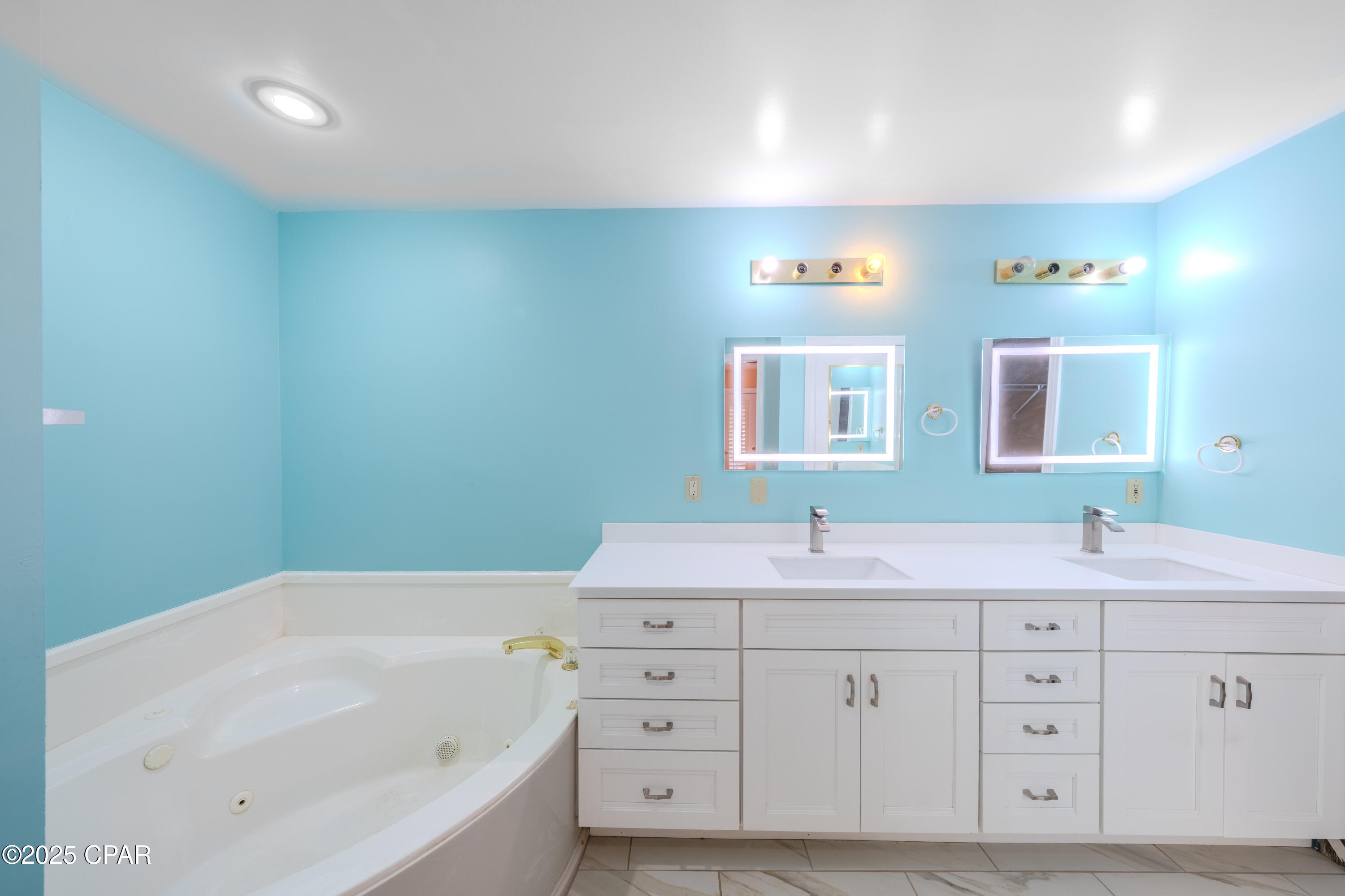 Image 19 For 5239 Oak Drive