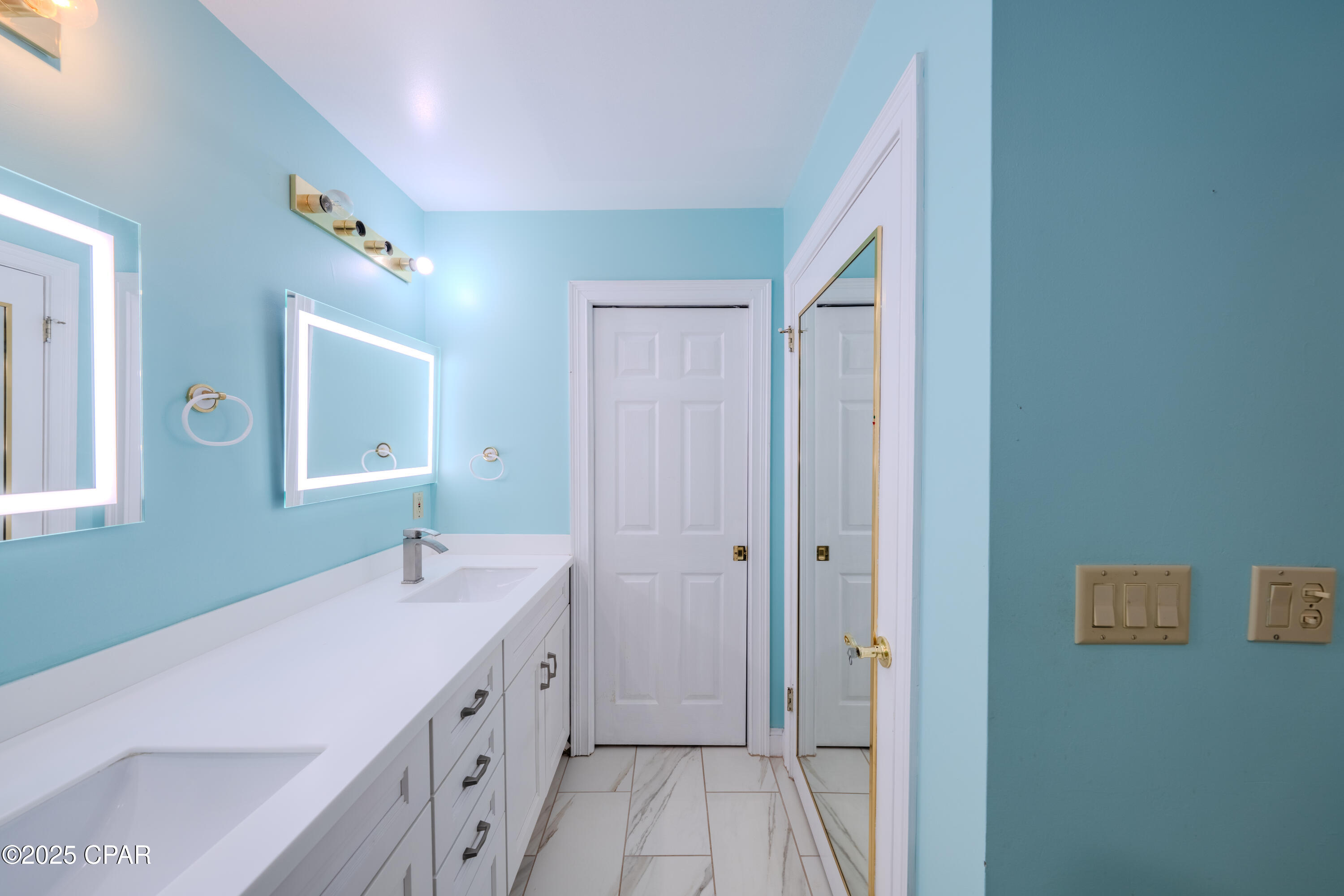 Image 20 For 5239 Oak Drive