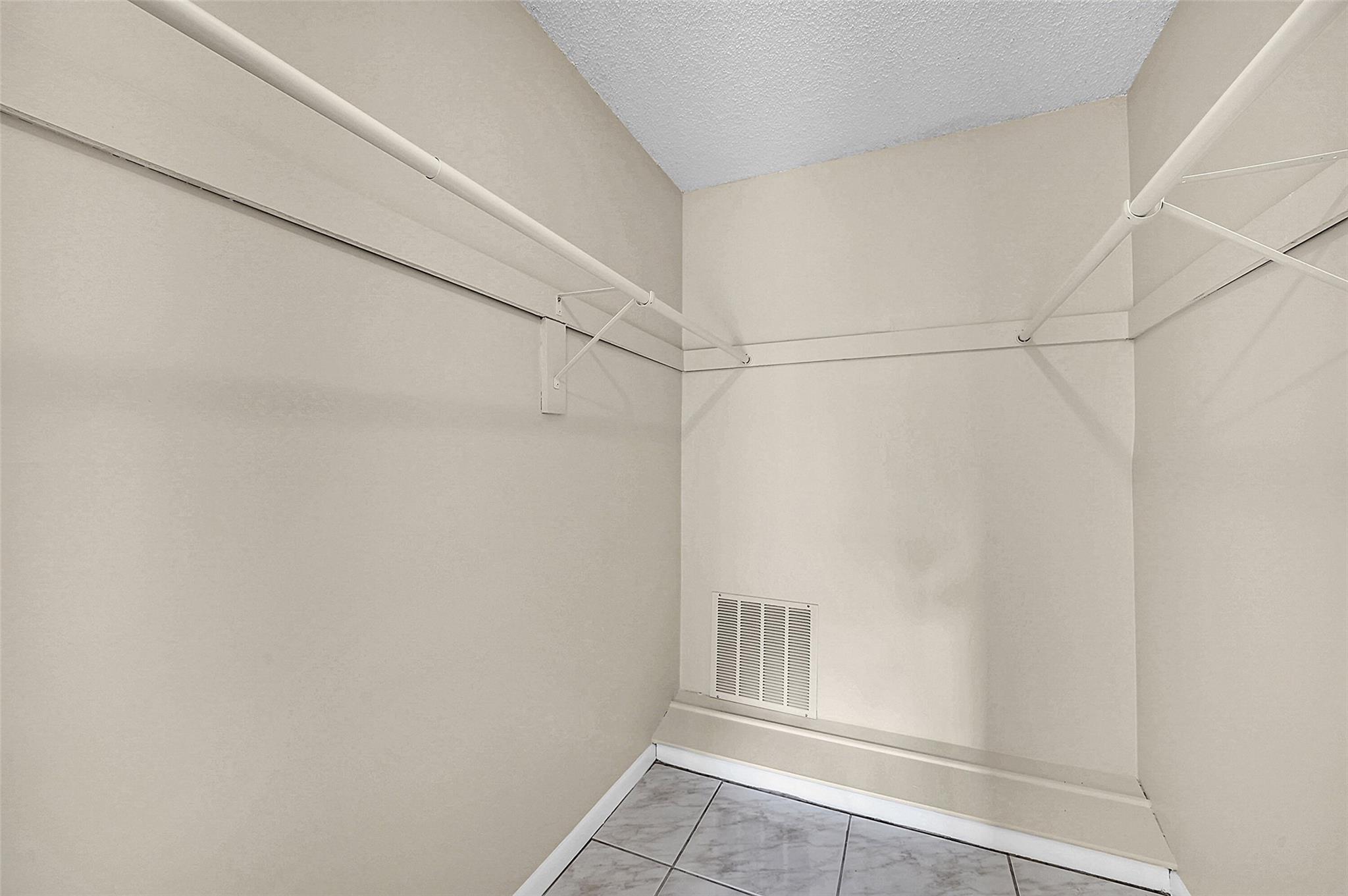 Homes for sale in Sunrise, FL | 9460 Sunrise Lakes Blvd #106, Sunrise, FL 33322 | MLS# F10526719