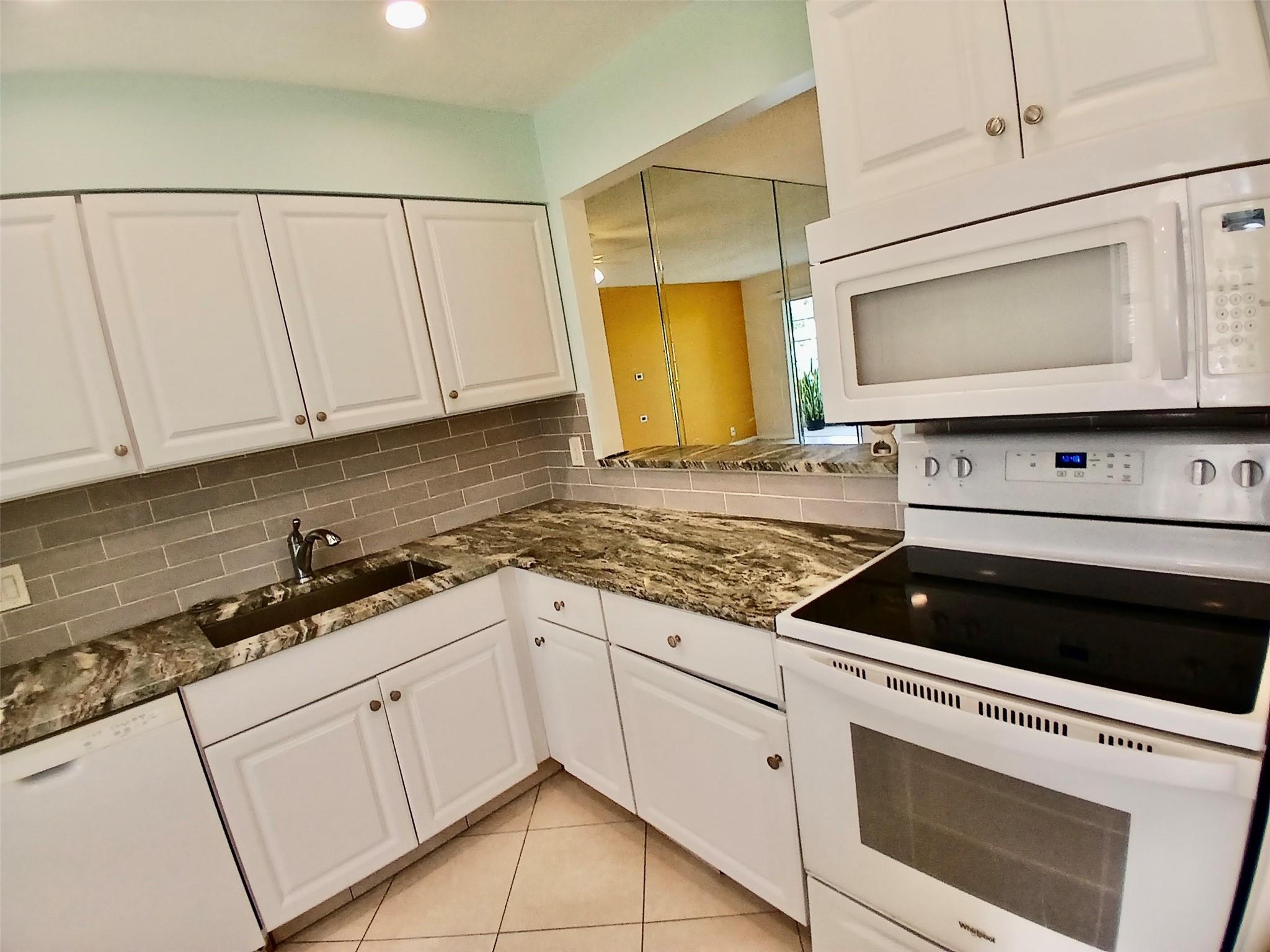 Homes for sale in West Palm Beach, FL | 100 Lake Meryl Dr #105, West Palm Beach, FL 33411 | MLS# F10526673