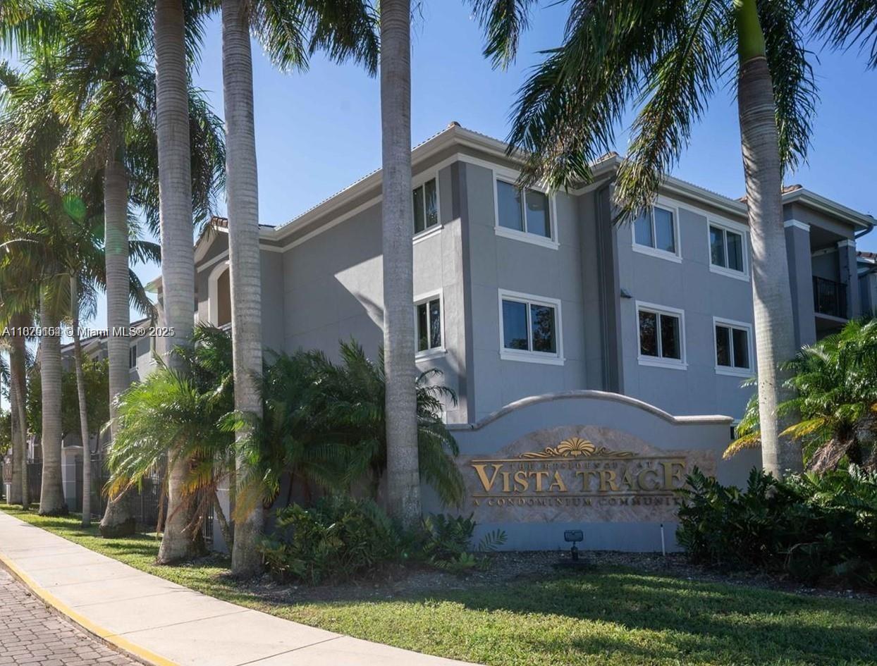 Vista Trace 8 Condo