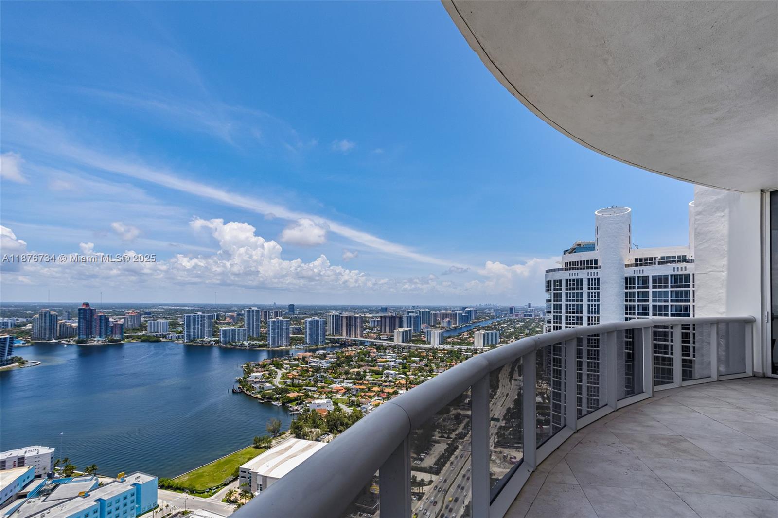Apartamento en Venta en Sunny Isles Beach, FL