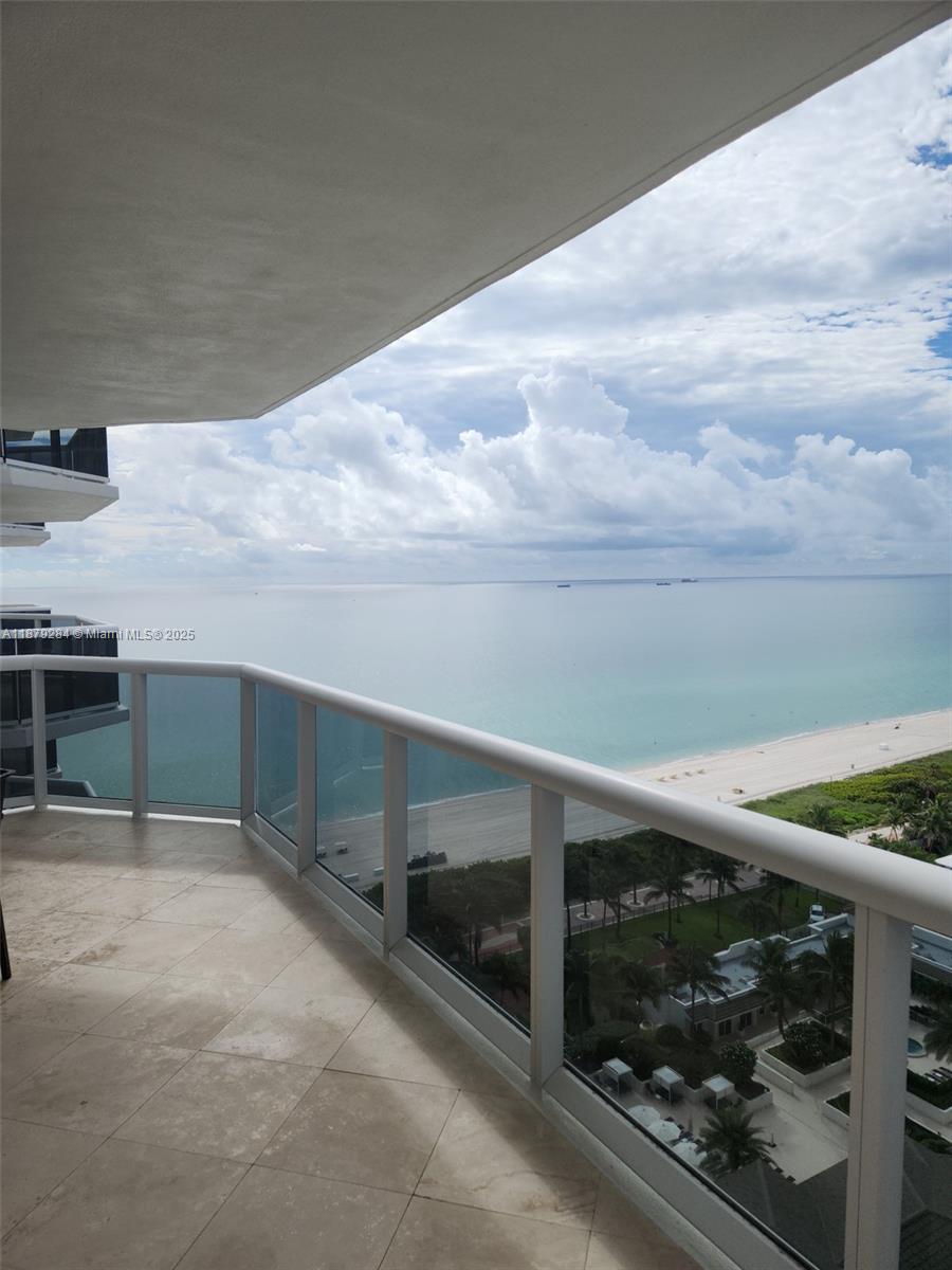 Apartamento à Venda em Miami Beach, FL
