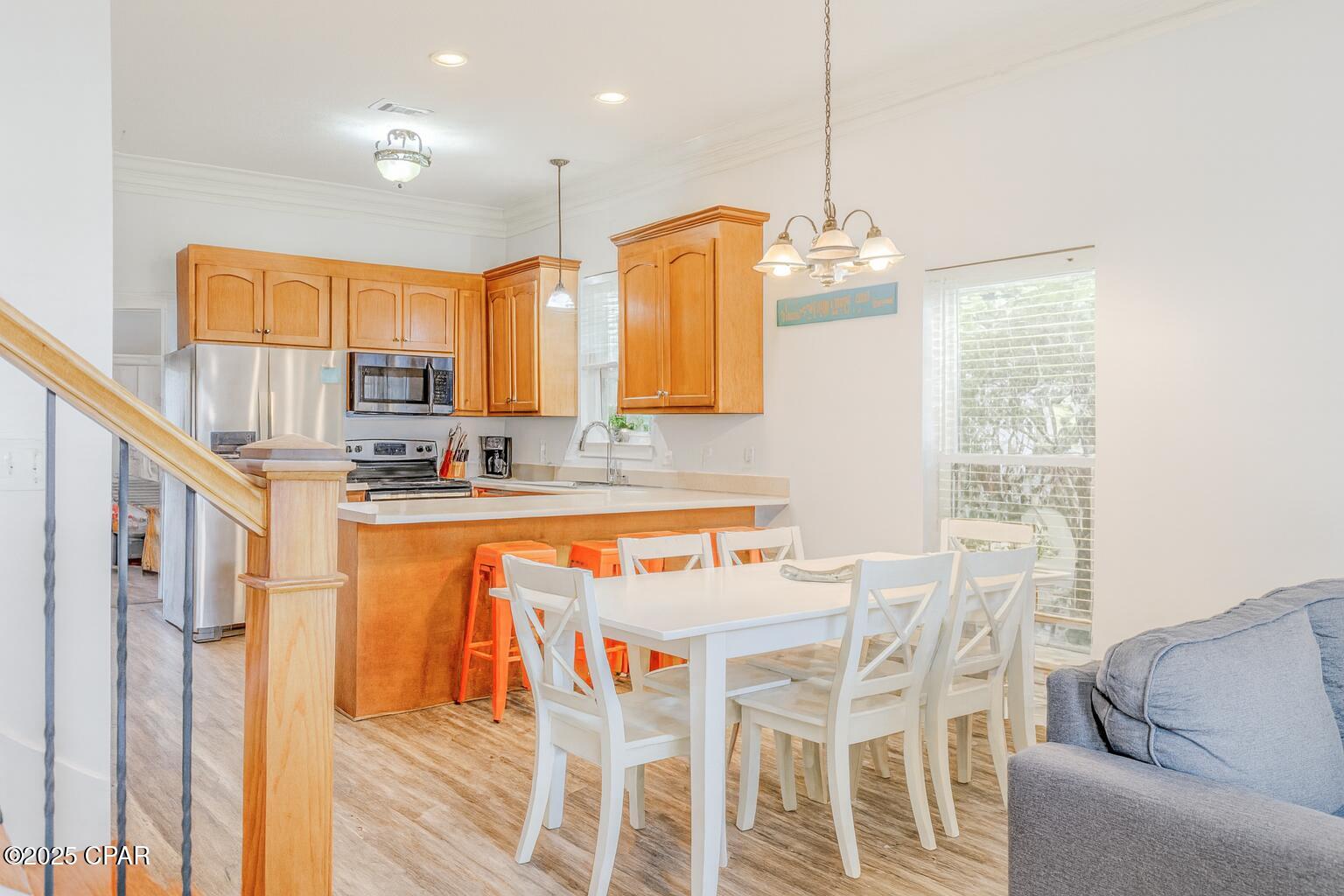 Listing photo id 17 for 5310 Thomas Drive