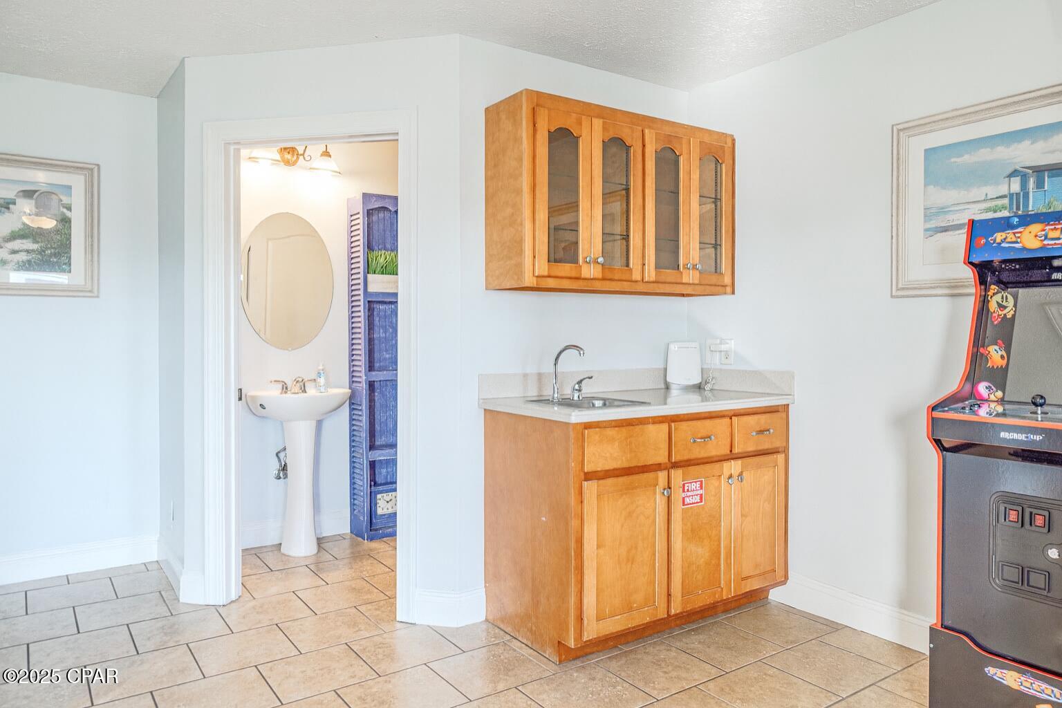 Listing photo id 48 for 5310 Thomas Drive