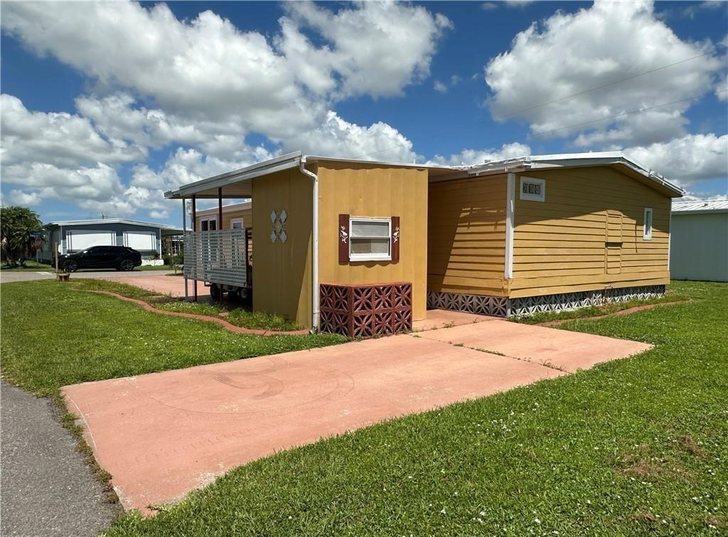 Homes for sale in North Fort Myers, FL | 14700 Patrick Henry Rd #1, North Fort Myers, FL 33917 | MLS# F10526655