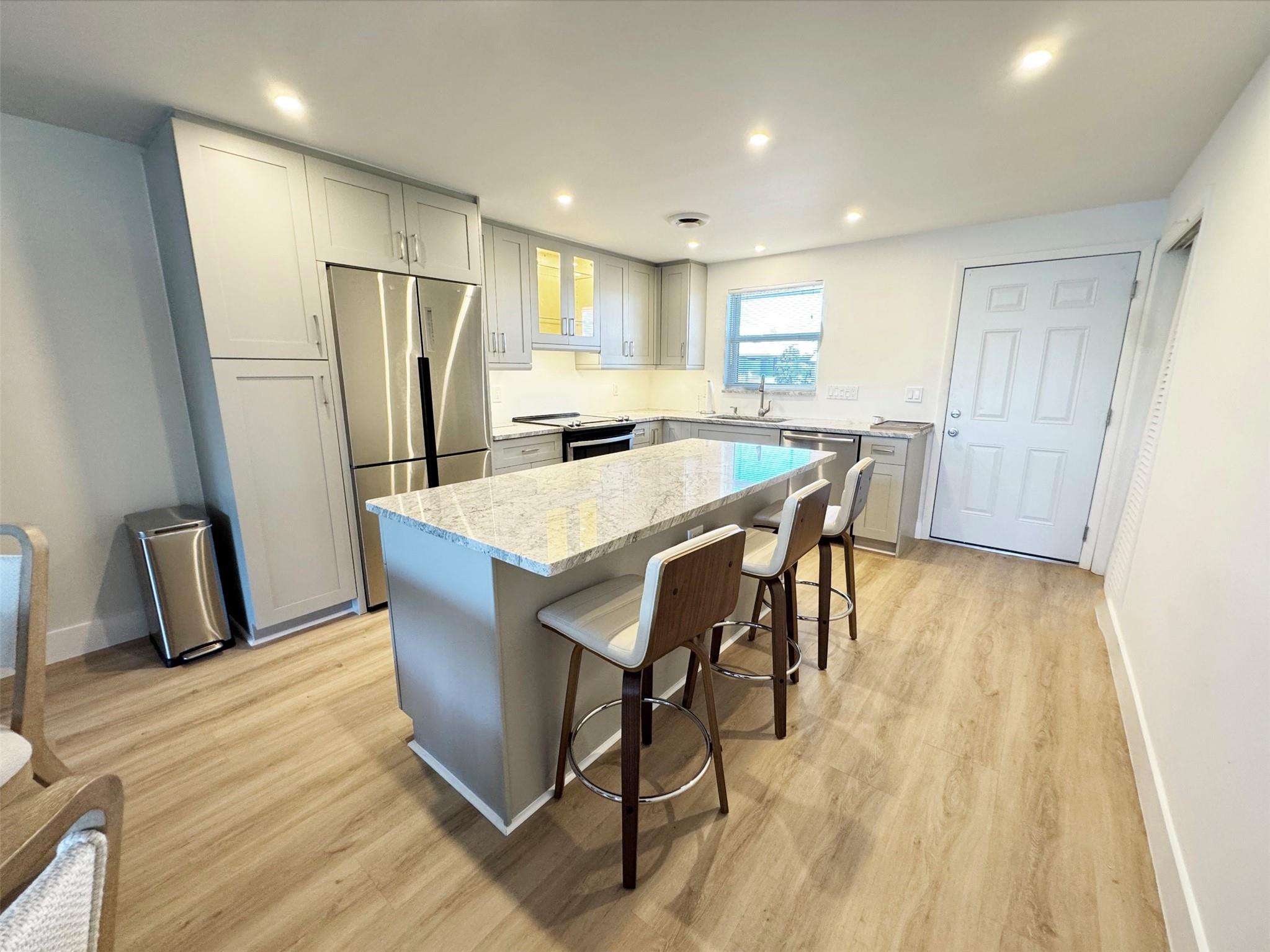 Homes for sale in Lighthouse Point, FL | 2330 Ne 36th Street #11, Lighthouse Point, FL 33064 | MLS# F10526144