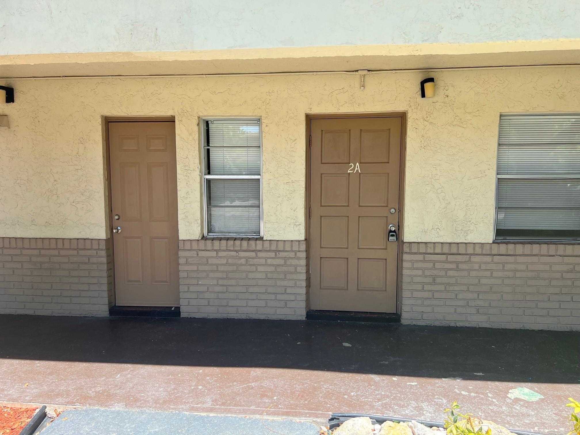 8705 Hampshire Dr Condo