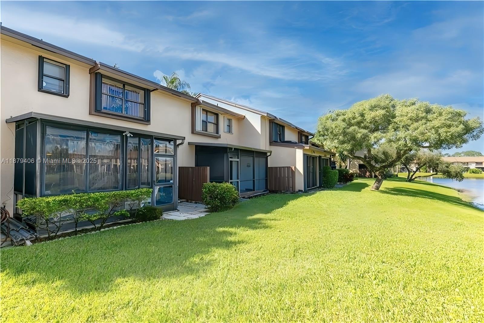 Homes for sale in Coconut Creek, FL | 3950 Cocoplum Cir #F, Coconut Creek, FL 33063 | MLS# A11879406