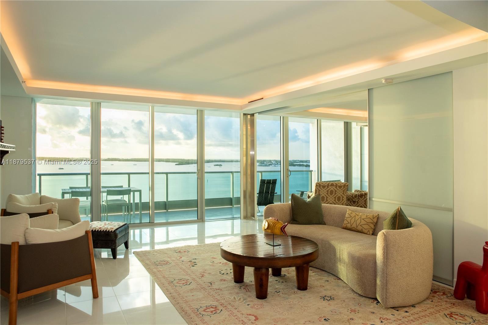 Condo for Sale in Miami, FL