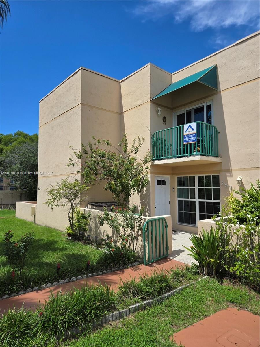 Les Chateaux At Int Garde