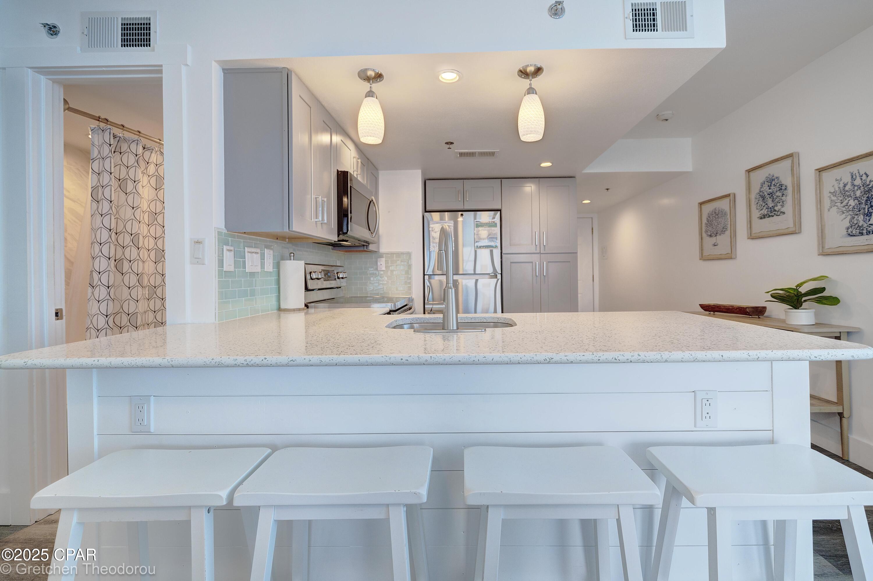 Image 20 For 9850 Thomas Drive 912w