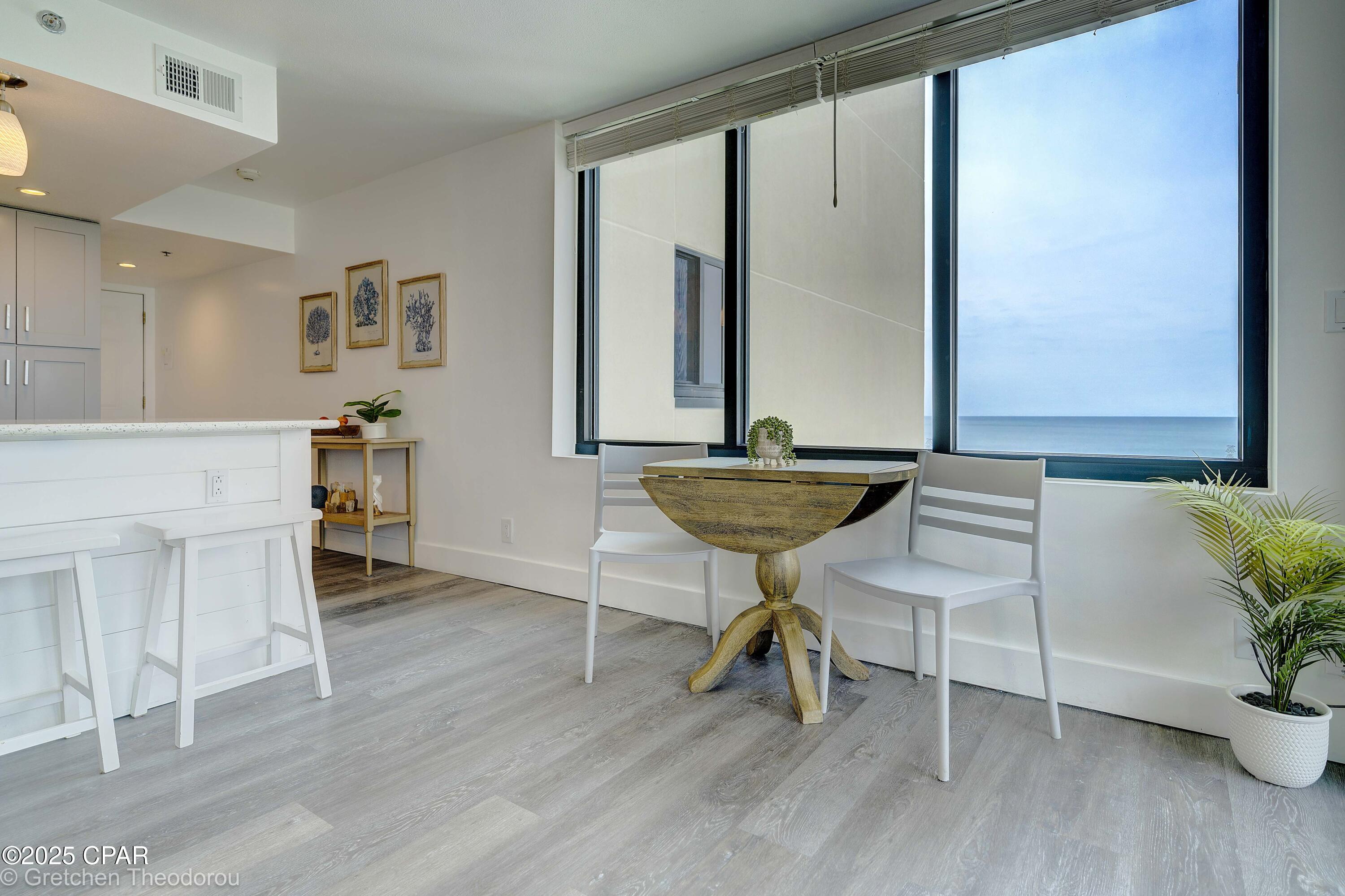 Image 7 For 9850 Thomas Drive 912w