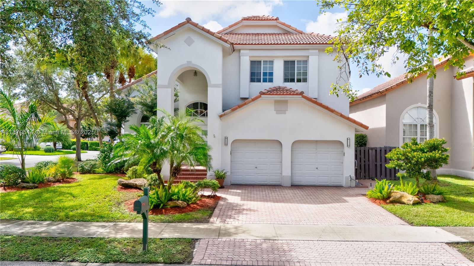 House for Sale in Doral, FL