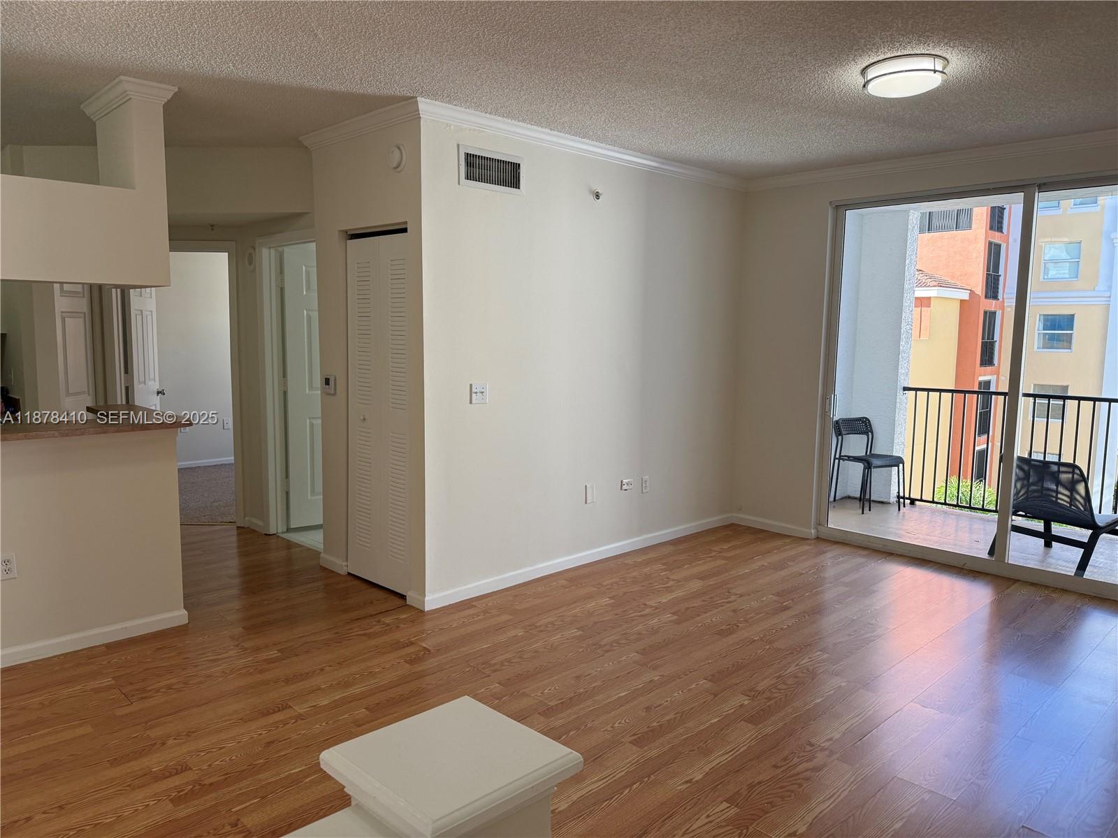 Porto Bellagio Condo