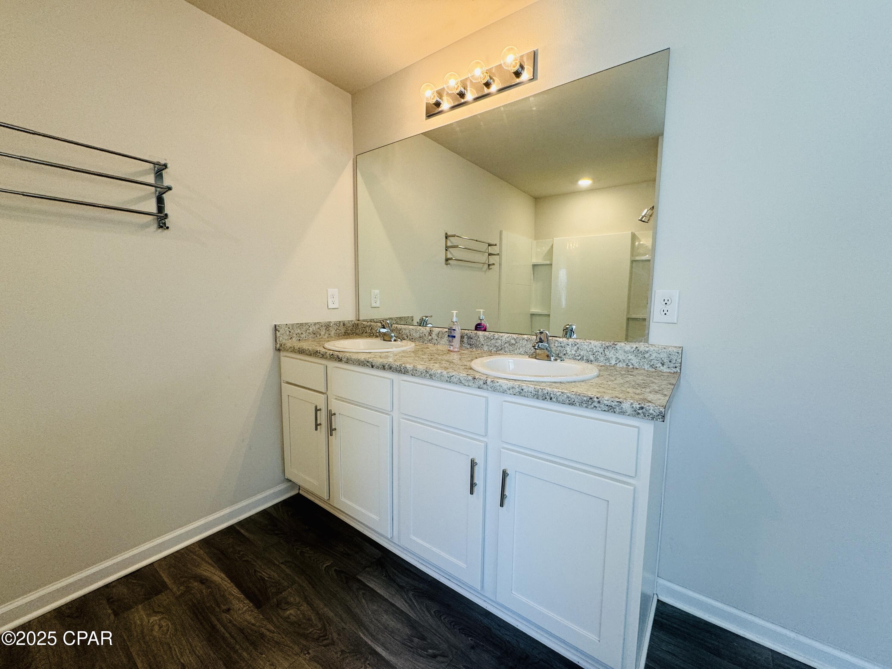 Image 13 For 4011 Silver Spur Road