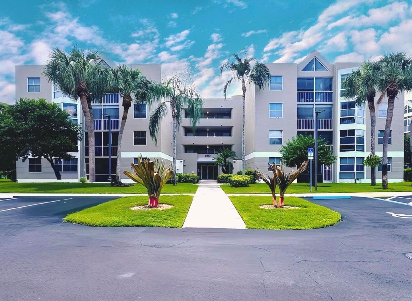 Diamond At Delray Condo