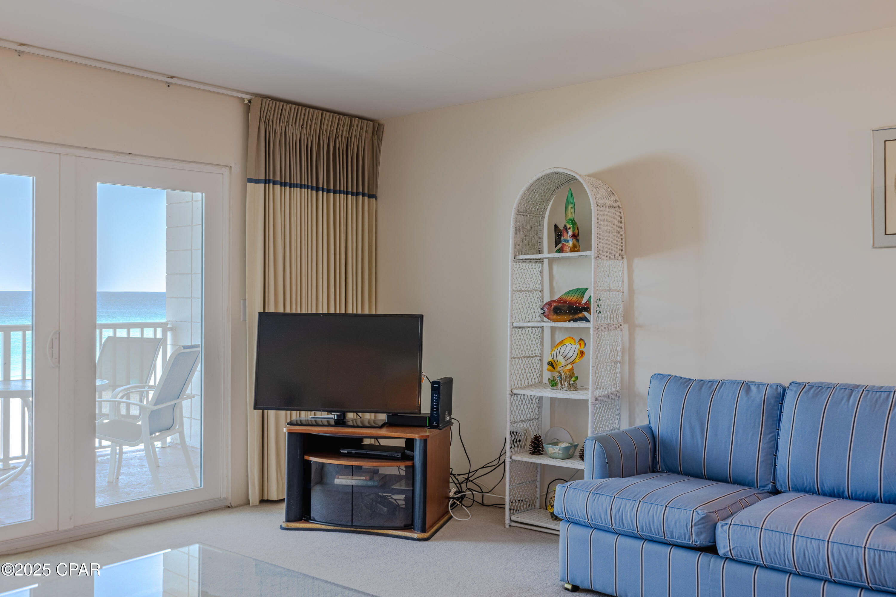 Image 3 For 6213 Thomas Drive 405