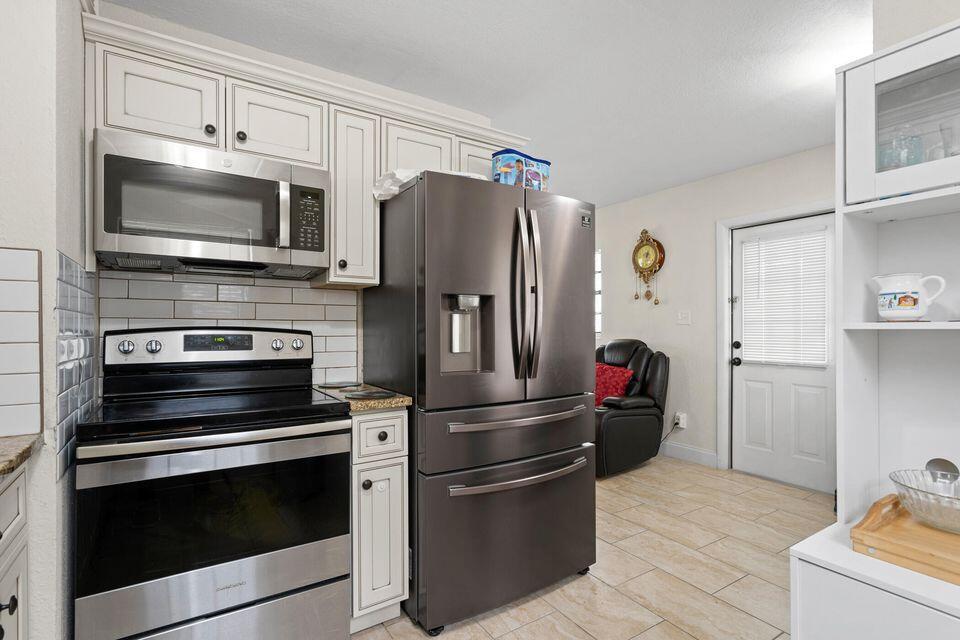 Homes for sale in Fort Pierce, FL | 2804 Avenue J, Fort Pierce, FL 34947 | MLS# R11124545