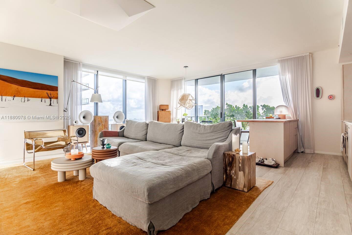Condo for Sale in Miami, FL