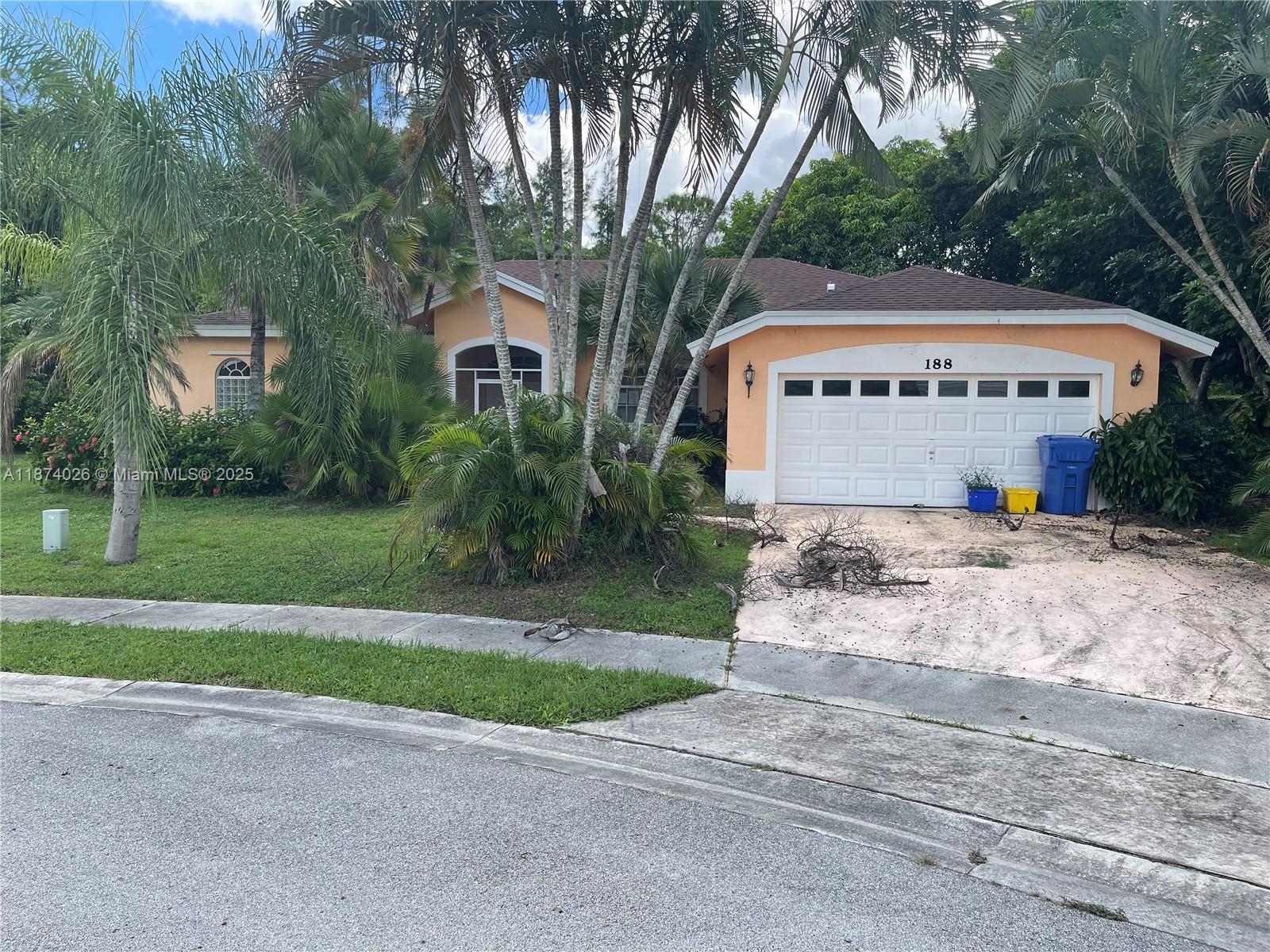 House for Sale in Royal Palm Beach, FL