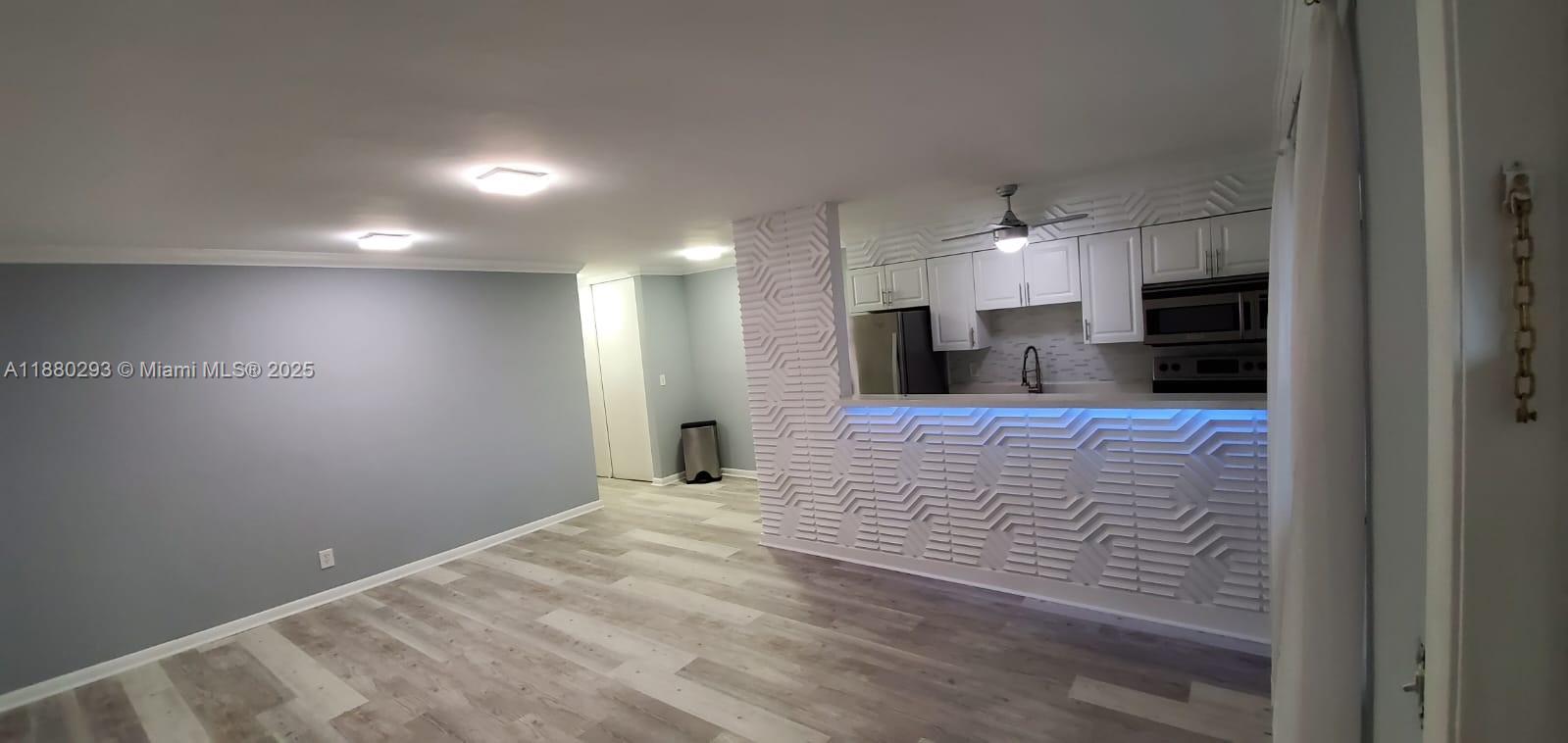 Crystal Court No 4 Condom