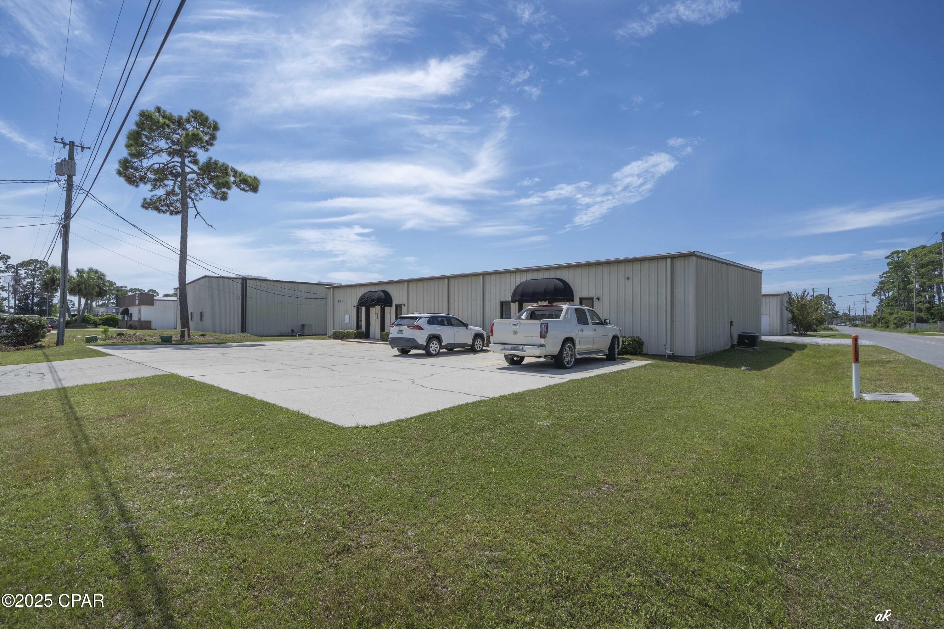Image 4 For 512 Commerce Drive A