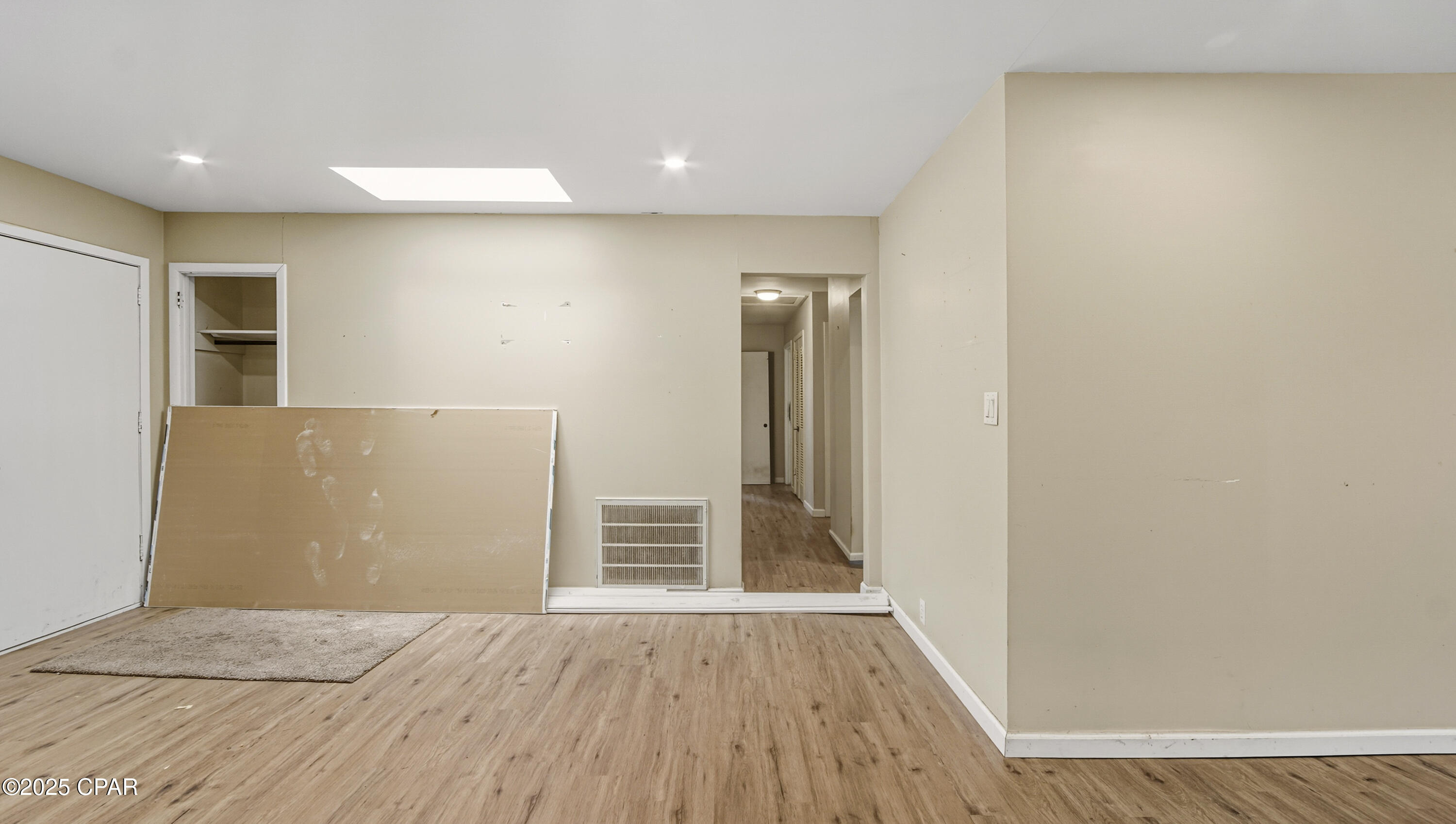 Image 11 For 1112 Earl Avenue