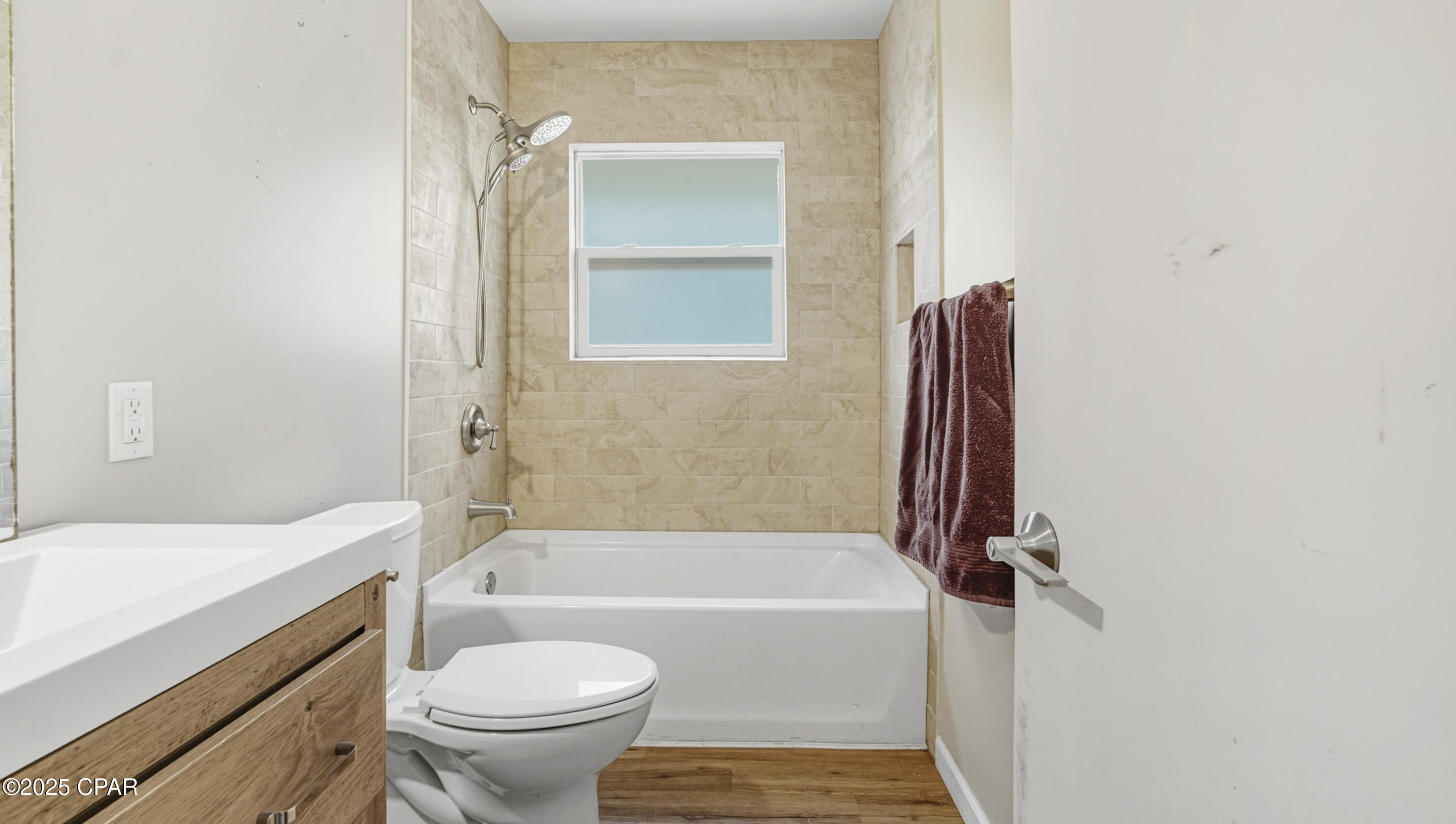 Image 16 For 1112 Earl Avenue