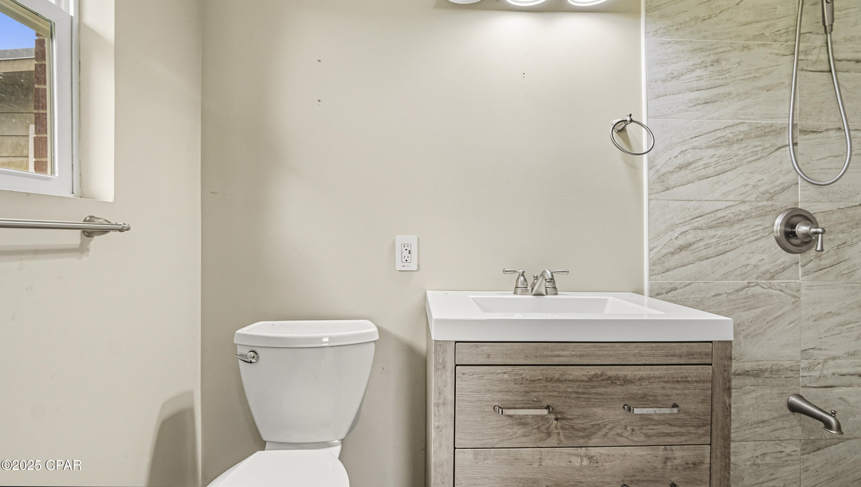 Image 22 For 1112 Earl Avenue