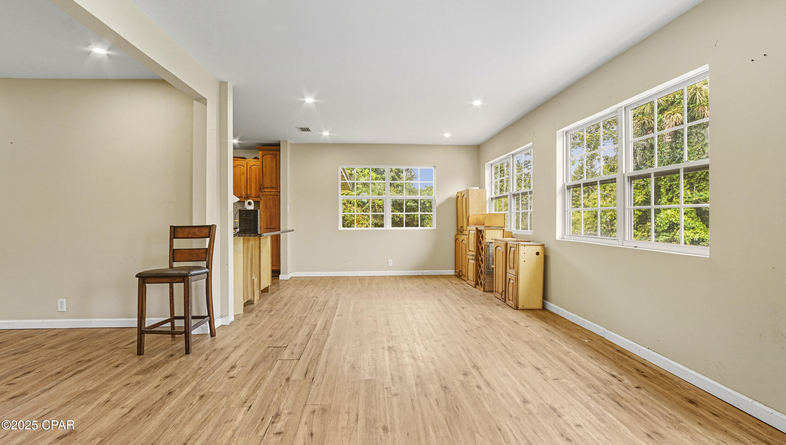 Image 5 For 1112 Earl Avenue