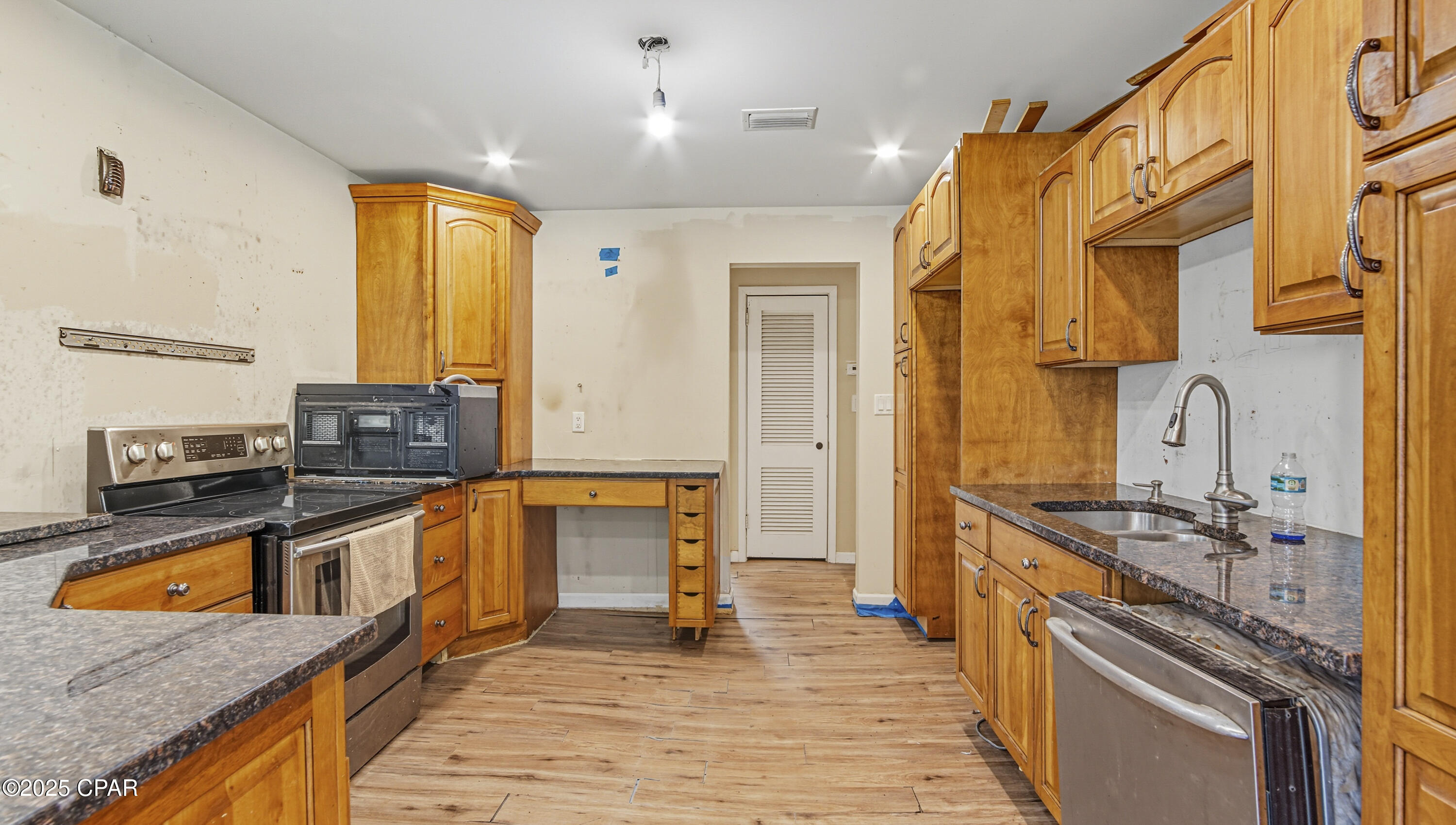 Image 7 For 1112 Earl Avenue