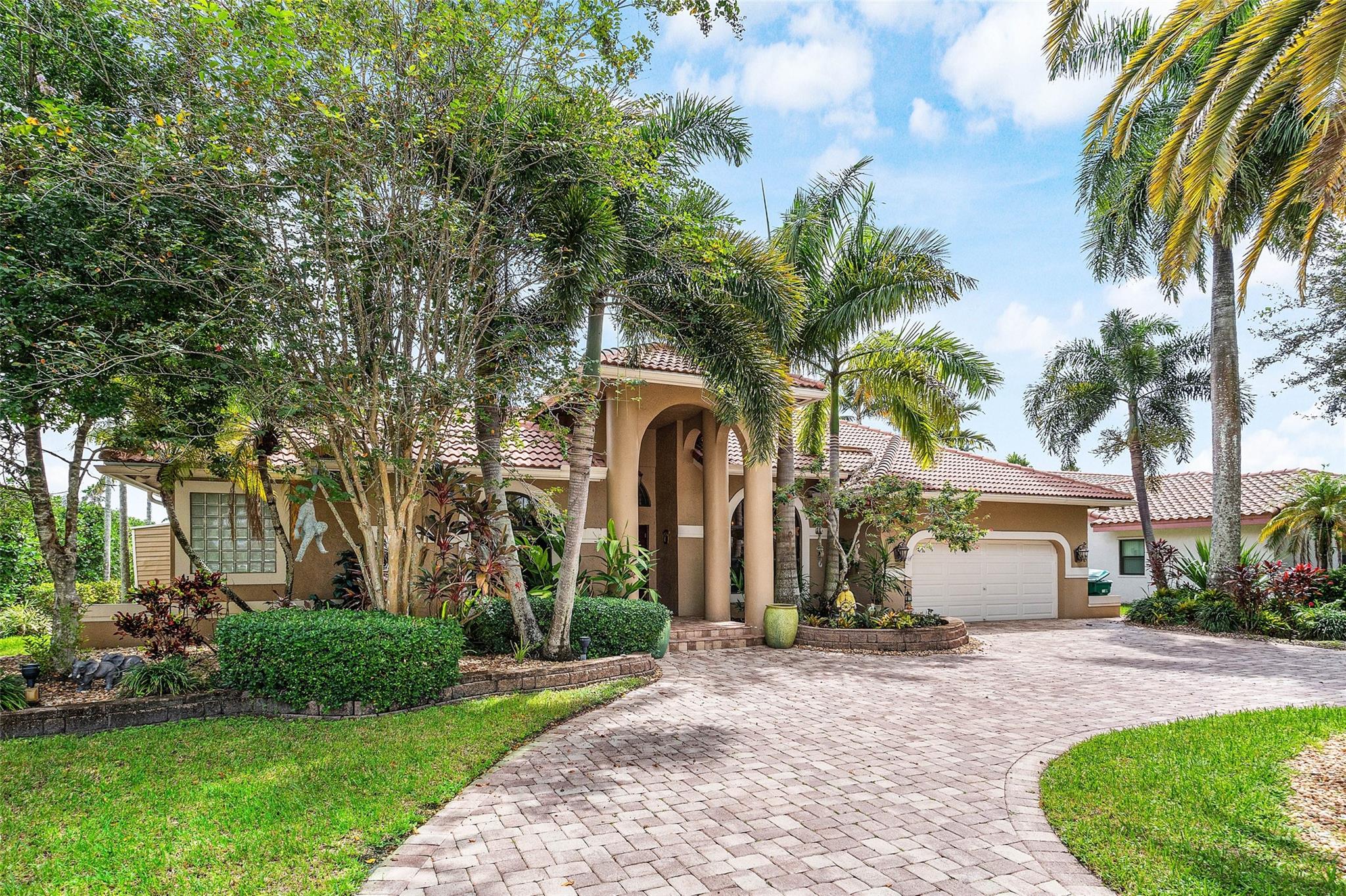 Homes for sale in Parkland, FL | 6020 Nw 60Th Ave, Parkland, FL 33067 | MLS# F10526888