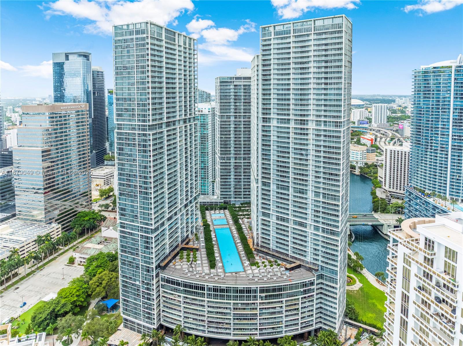 Condo for Sale in Miami, FL