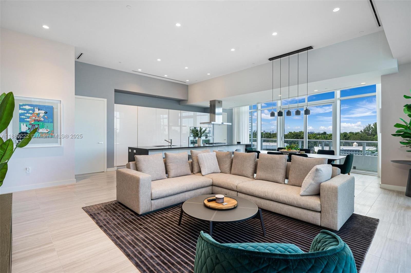 Condo for Sale in Miami Beach, FL