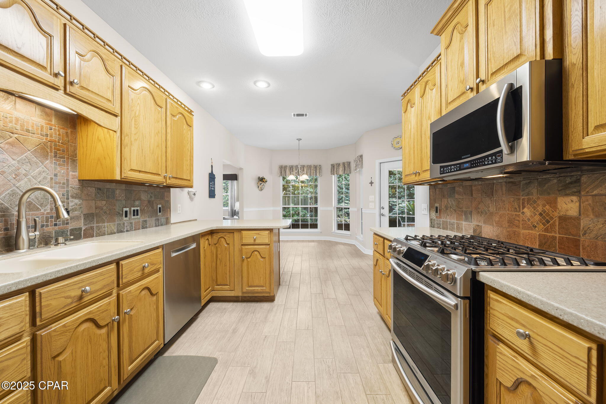 Image 12 For 3262 Country Club Drive