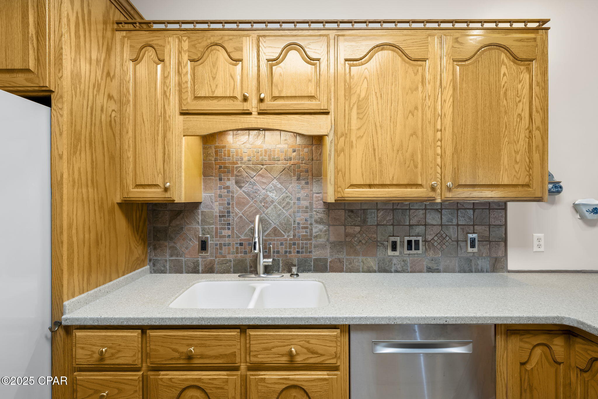 Listing photo id 15 for 3262 Country Club Drive