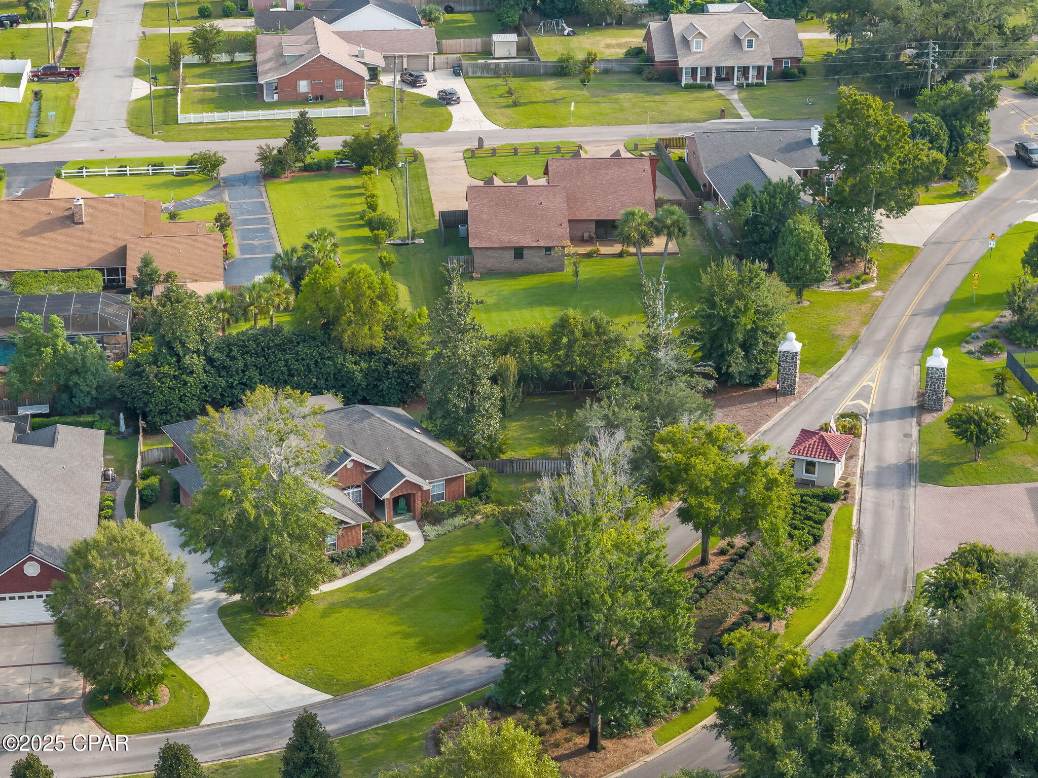 Listing photo id 45 for 3262 Country Club Drive