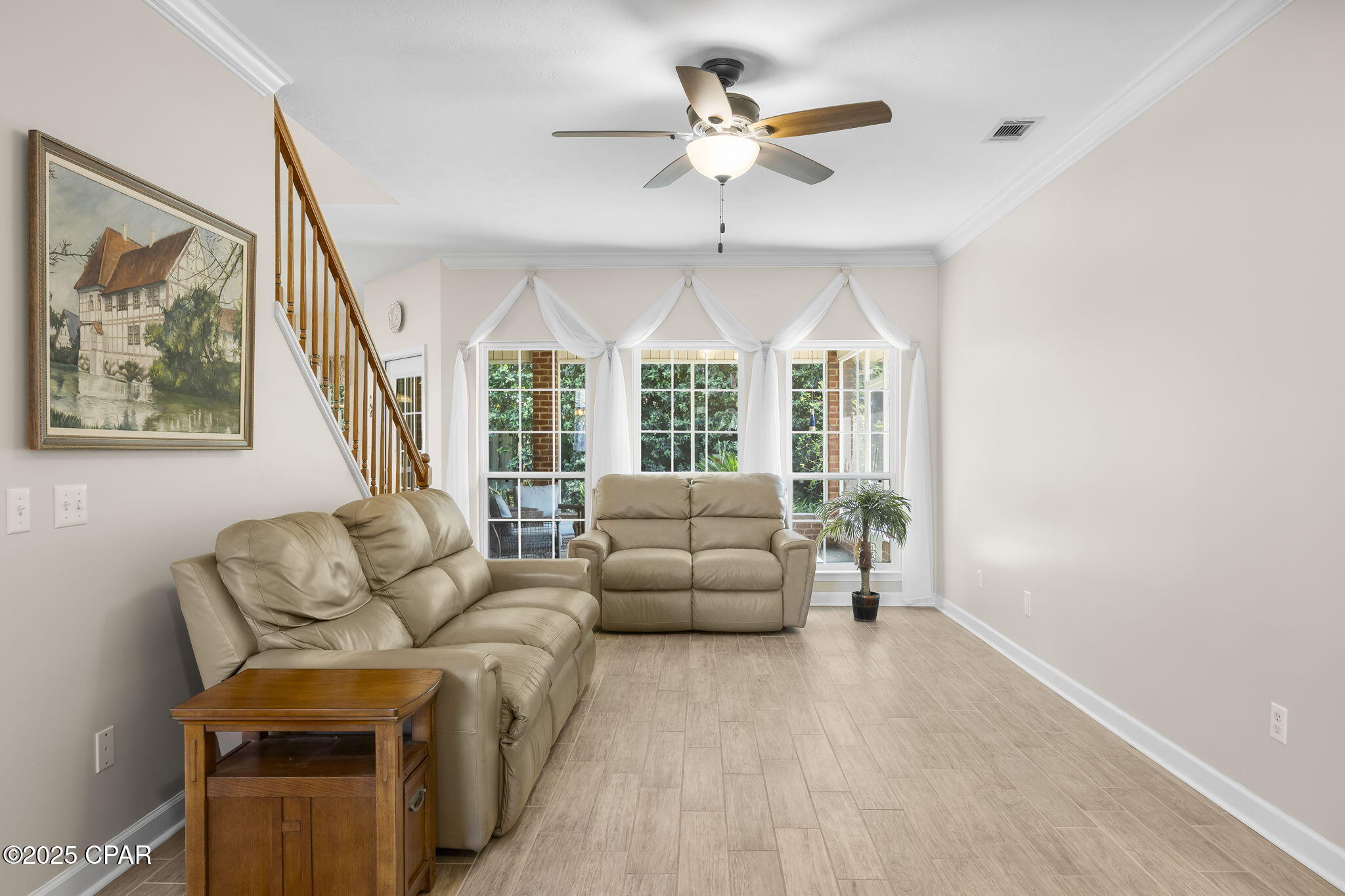 Listing photo id 7 for 3262 Country Club Drive