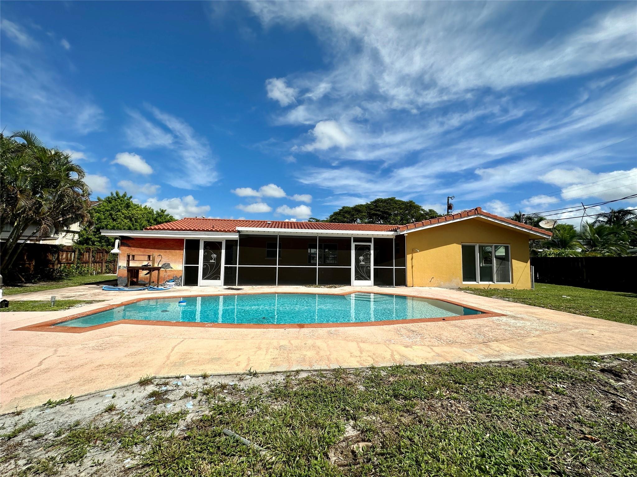 912 Ne 9th Ct Pompano Beach FL 33060 | F10527120