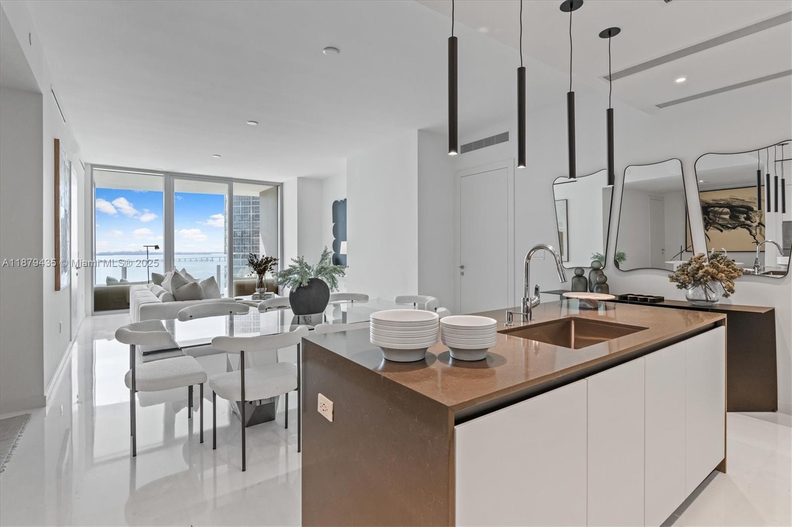 Apartamento à Venda em Miami, FL