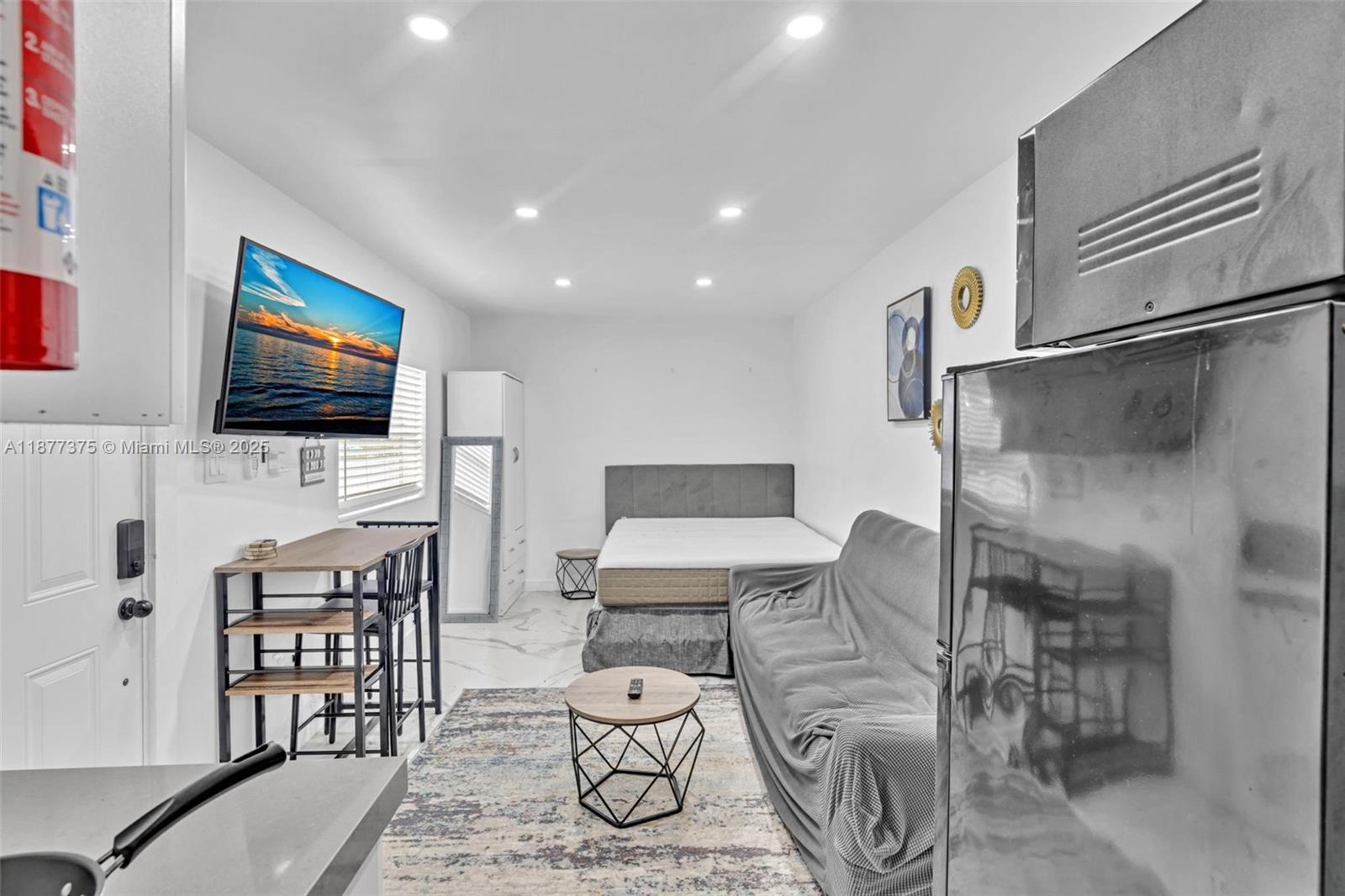 Elegant master bedroom retreat at 4328 49th Ct - Condo in Dania Beach