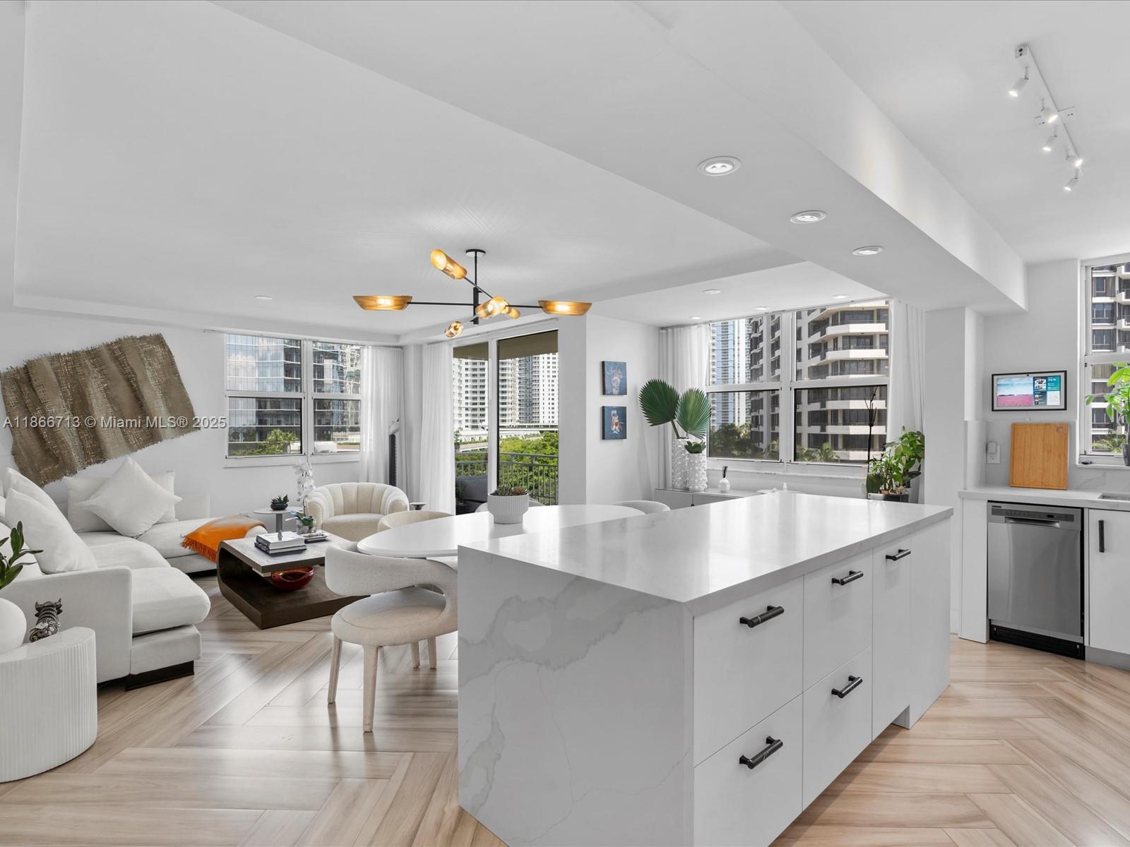 Isola Condo