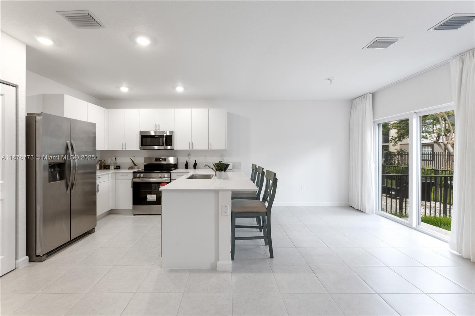 Homes for sale in Pembroke Park, FL | 5025 Sw 37th St, Pembroke Park, FL 33023 | MLS# A11878773