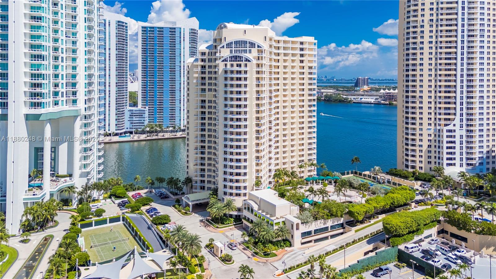 Condo for Sale in Miami, FL