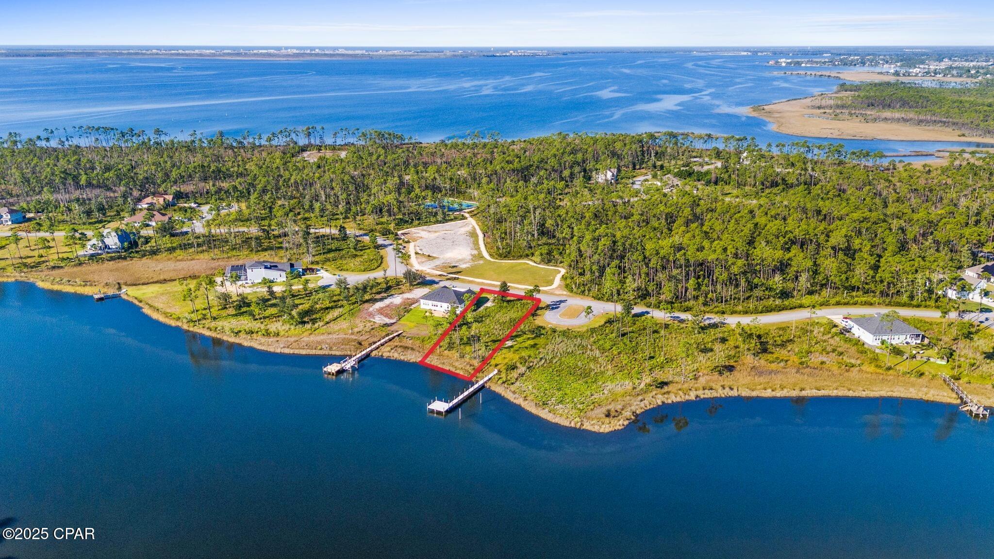 Listing photo id 4 for 935 Tidewater Lane