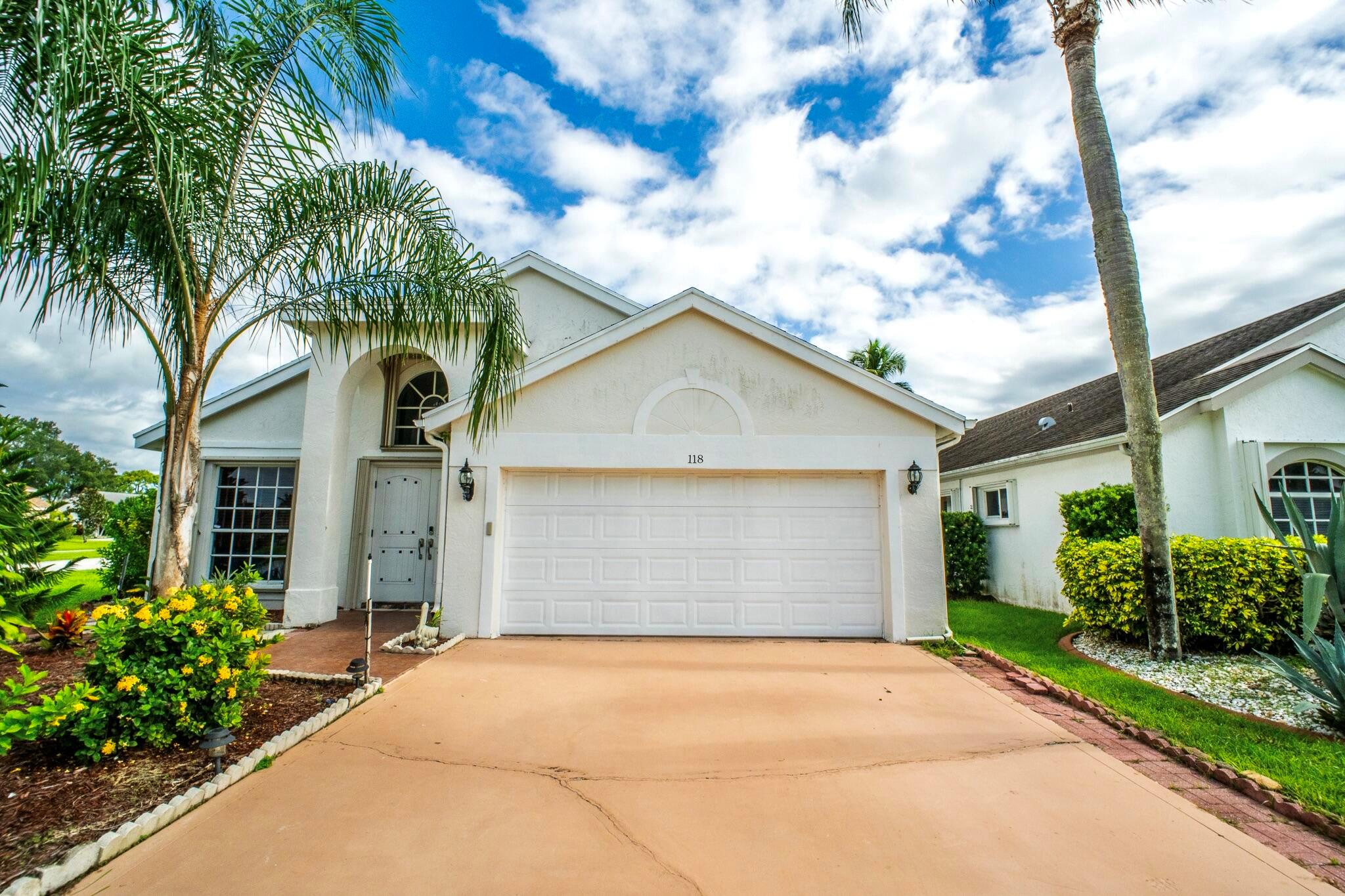 118 Meadowlands Dr Royal Palm Beach FL 33411 | R11124830